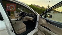 تۆیۆتا کامری